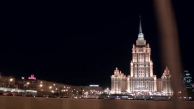Stalinist gökdelenler geceleri