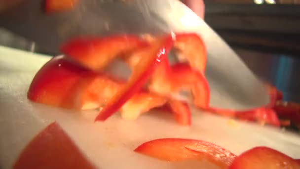 Cut thin slices of pepper — Stock Video