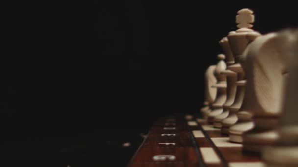 Schackbräden och schackpjäser — Stockvideo