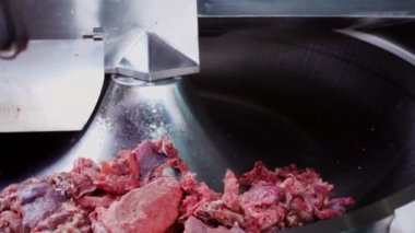 Tavuk eti Fabrikası'nda