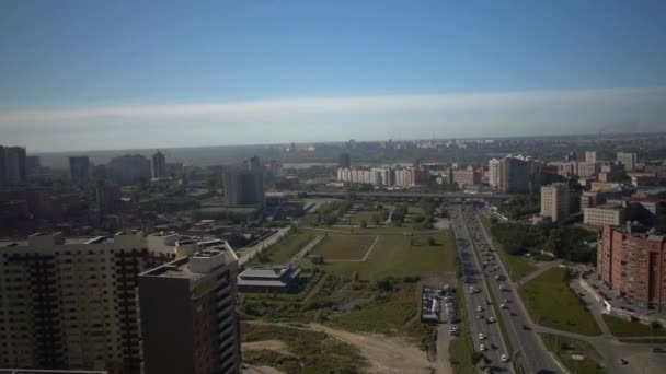 Вид с воздуха на город Новосибирск — стоковое видео