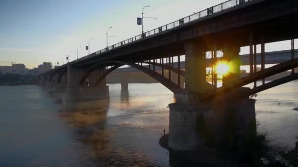 Puente sobre el río Ob — Vídeos de Stock