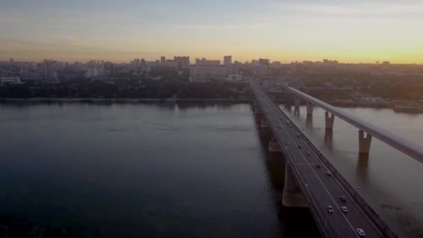 Puente sobre el río Ob — Vídeo de stock