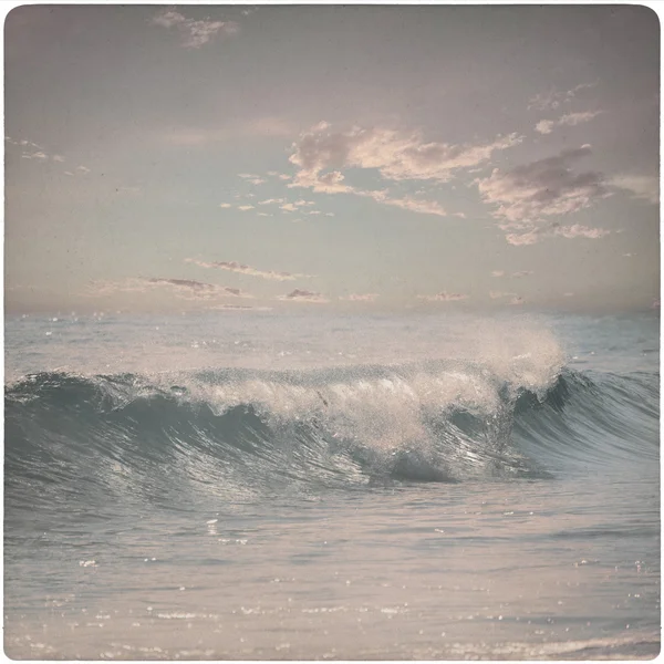 Vintage Background of dreamy wave at the beach — Stock Photo, Image