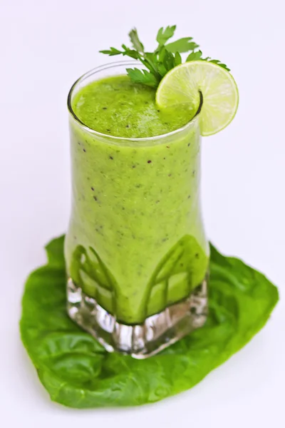 Frischer grüner Cocktail — Stockfoto