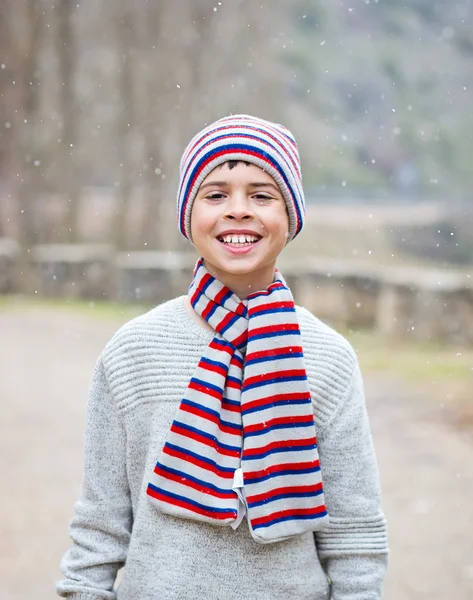 Child enjoying the snow — Stock Photo, Image