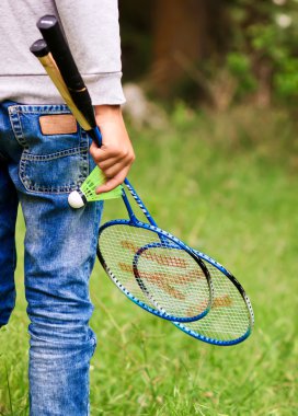 Badminton raket ile çocuk