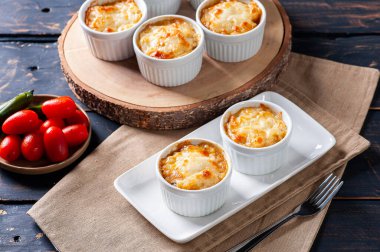 Çoban turtası. Tipik Brezilya yemekleri. Patates ve etten yapılmış.