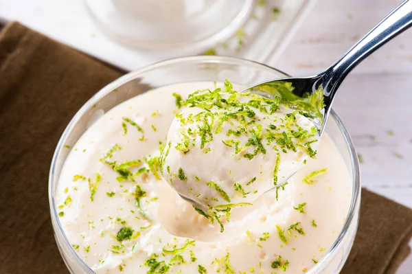 Delicious Lemon Mousse Refreshing Tasty Dessert Lime Mousse — Stock Photo, Image