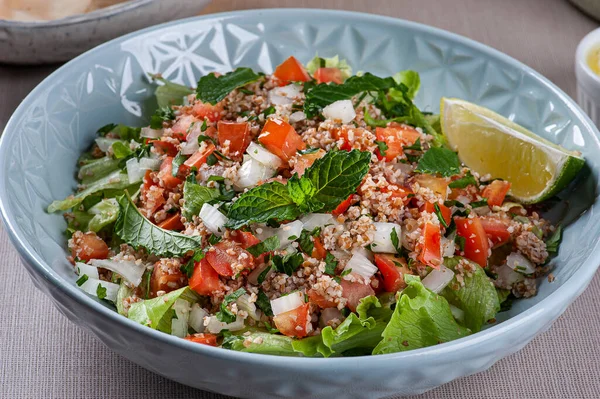 Tablett Uppfriskande Libanesisk Sallad — Stockfoto