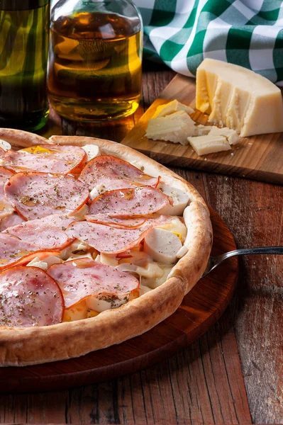 Pizza Lombo Estilo Brasileiro Com Mussarela Corações Palma Milho — Fotografia de Stock