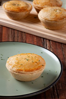 Empada de Camarao adlı tipik Brezilya mutfağı aperatifi.. 