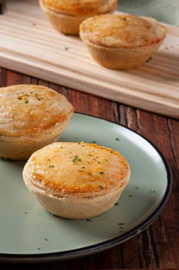 Empada de Camarao adlı tipik Brezilya mutfağı aperatifi.. 