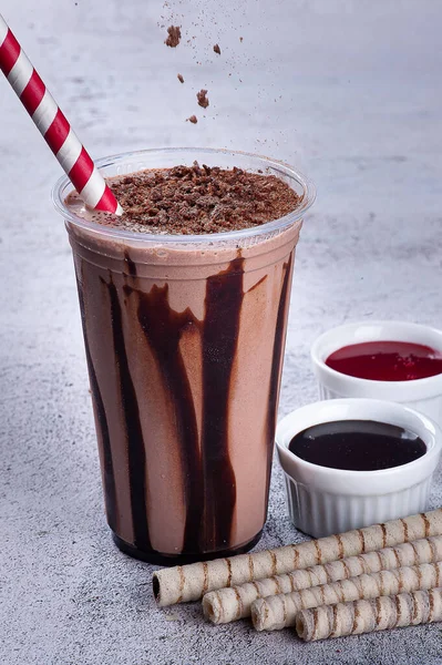 Délicieux Milk Shake Chocolat Dans Une Tasse Plastique Espace Copie — Photo
