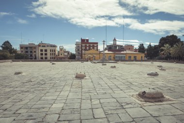 Avlusunda silolar (tahıl deposu), Burjassot, Valencia, İspanya