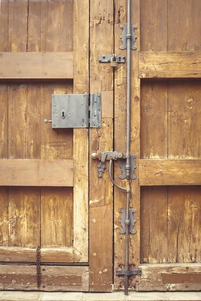 Παλιά κλειδαριά της πόρτας, κοντινό πλάνο — Φωτογραφία Αρχείου