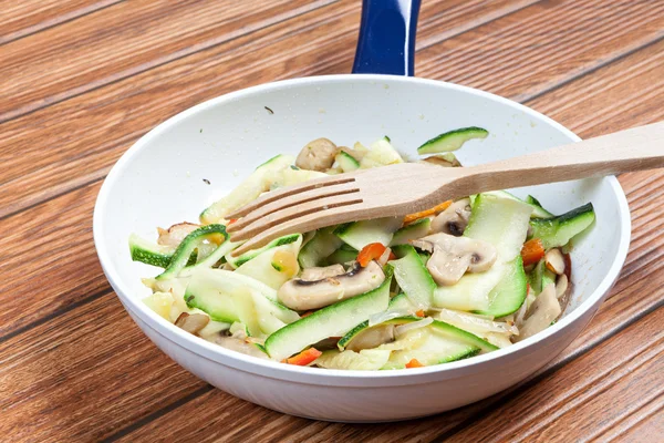 Spaghetti vegani di zucchine — Foto Stock