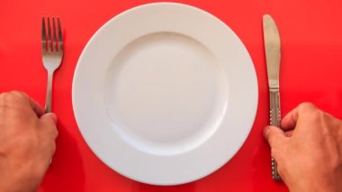 metal çatal ve bıçak el koymak