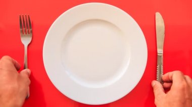 metal çatal ve bıçak el koymak