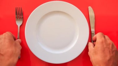 metal çatal ve bıçak el koymak