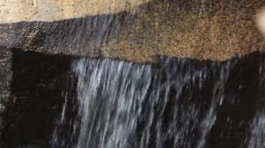 küçük dağ nehir çağlayan