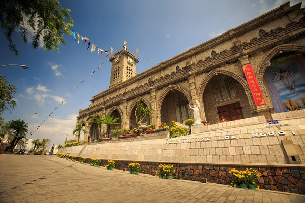 Vieille cathédrale catholique au Vietnam — Photo