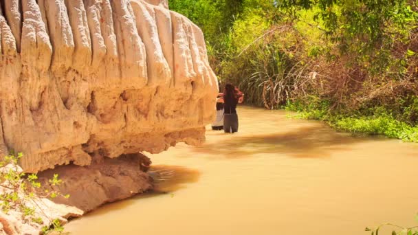 Extraño bloque de piedra — Vídeos de Stock