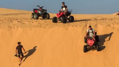  Turistler sürücü dörtlü 