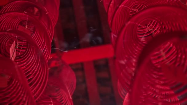 Chinese lanterns against sun backlight — Stock Video