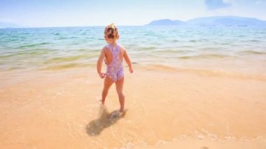 Anne için helezon ile kız 