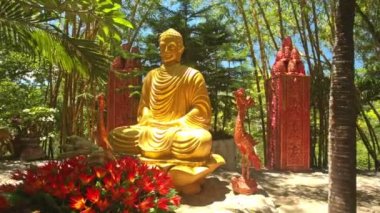 Kutsal altın Buddha Statue