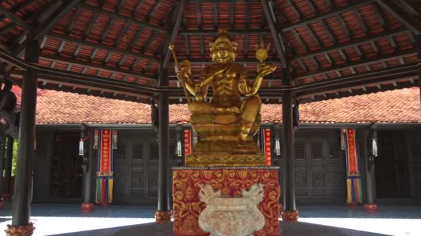 Arany buddha szobor — Stock videók