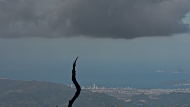 Moto nuvola grigia nel cielo blu — Video Stock