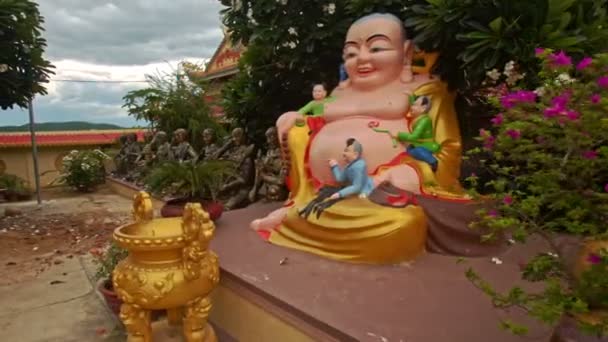 Άγαλμα του Βούδα μεγάλο καθιστικό — Αρχείο Βίντεο