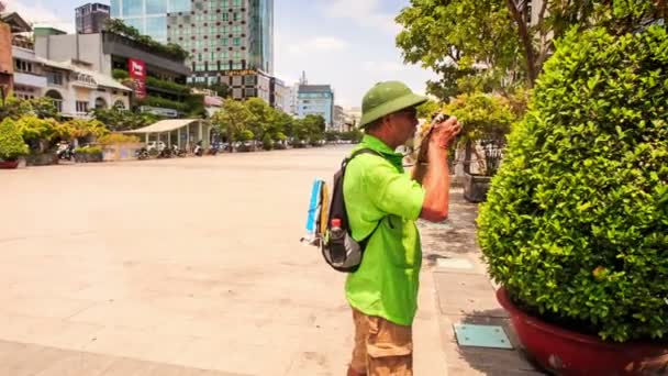 Starszy turysta w Wietnamie — Wideo stockowe