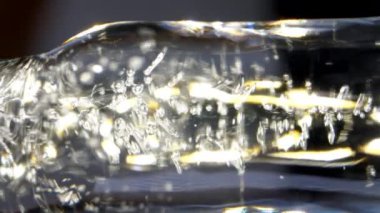 Beyaz renk desenli büyük şeffaf buz sarkıtı