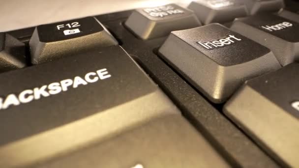 Backspace και εισάγετε κουμπιά με τα βέλη σήματα στο πληκτρολόγιο — Αρχείο Βίντεο