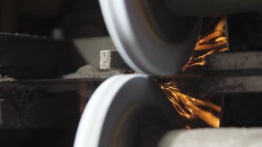 Çemberleri keskinleştirmede metal bıçak desteği