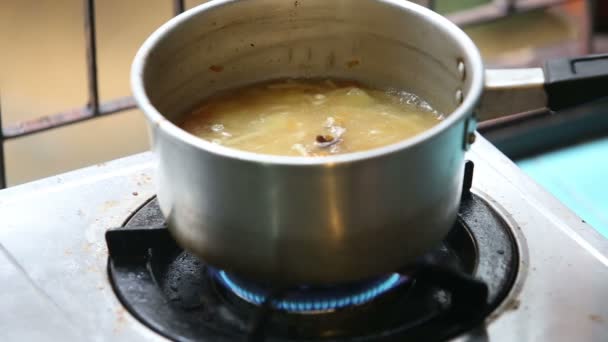 Приготування супу — стокове відео