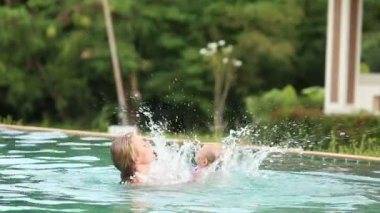 çocuk ve anne Havuzu