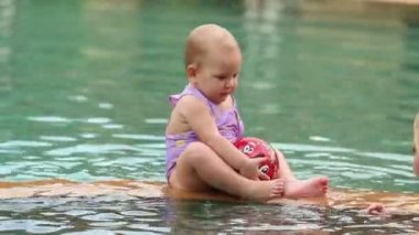 çocuk ve anne Havuzu