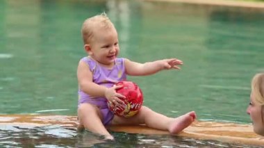 çocuk ve anne Havuzu