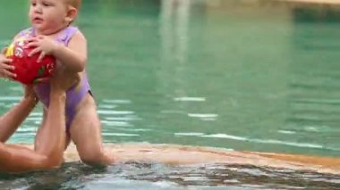 çocuk ve anne Havuzu