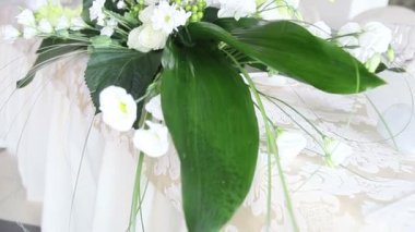 Düğün masaya çiçek