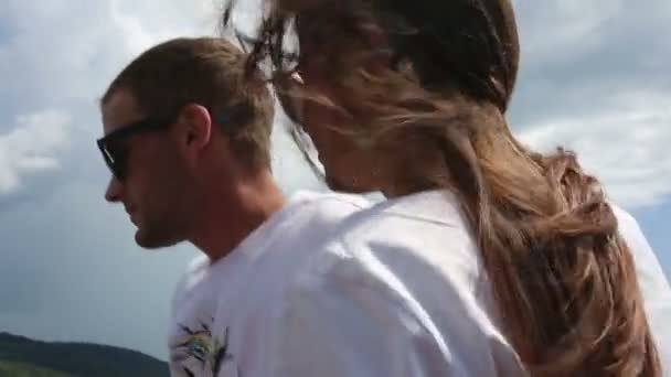 Para na łodzi w Tajlandii — Wideo stockowe