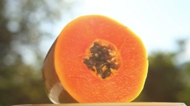 Papaya yarım döner