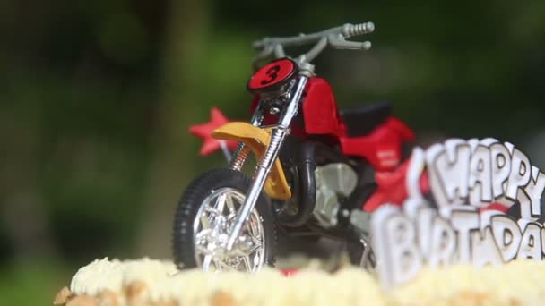 Торт до дня народження мотоцикл — стокове відео