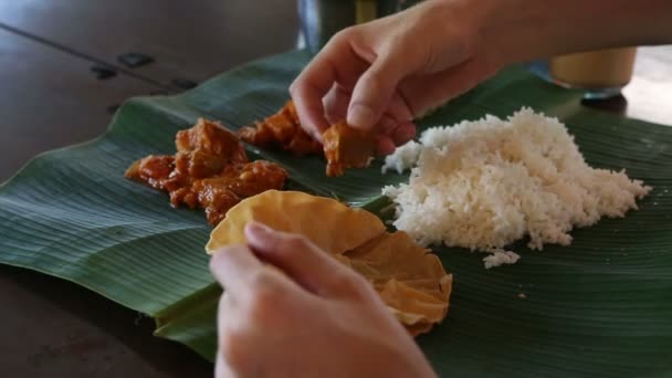 Man eating indian food — Stock Video