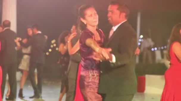 La gente india baila en la boda — Vídeos de Stock