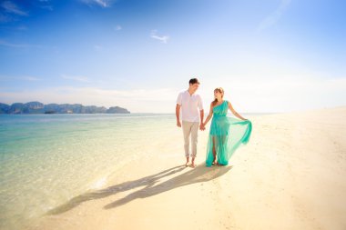 Balayına genç mutlu çift